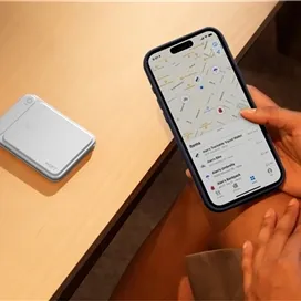 جاکارتی مگ‌سیف و استند سه‌پایه مافت با قابلیت ردیابی | MOFT MagSafe Trackable Tripod Wallet Stand