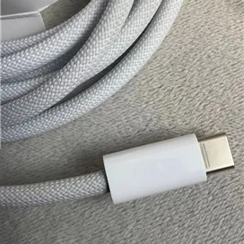 کابل شارژ 2 متری 240 وات USB-C به USB-C اپل مدل MU2G3FE