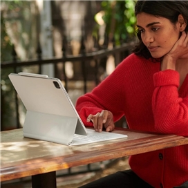کیبورد تبلت اپل مدل Magic مناسب iPad Pro 13 inch (M4)