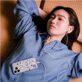 قاب دخترانه برند یونیک UNIQ مدل Coehl AMARA مناسب برای Apple iPhone 17 Pro Max